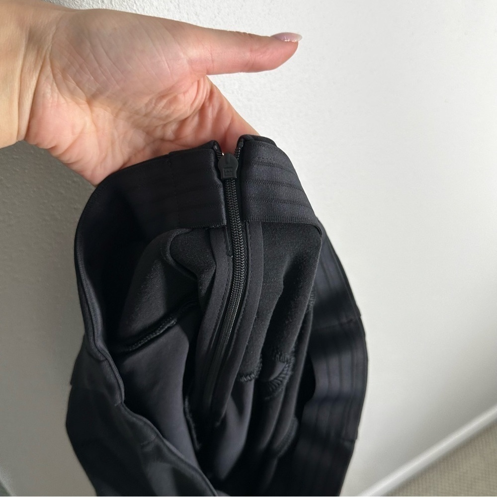 Athleta Siena Skinny Pants Black Ponte Fabric Size 4 Women’s Elastic Waist Zip - Picture 9 of 13